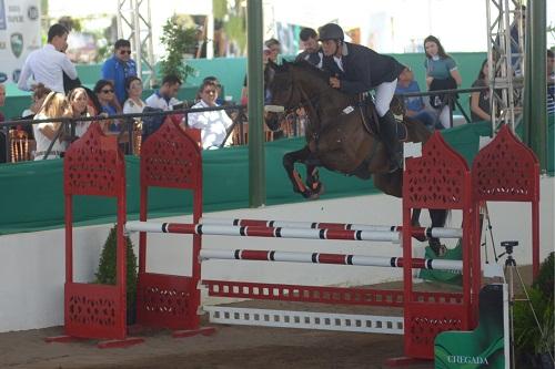 Jorge Luis Passamani sagrou-se campeão da 4ª Etapa do Circuito Guabi Norte-Nordeste de Hipismo, disputado no Centro Hípico Zona Sul, em Candeiras/PE / Foto: Leandro Brayner/FEP